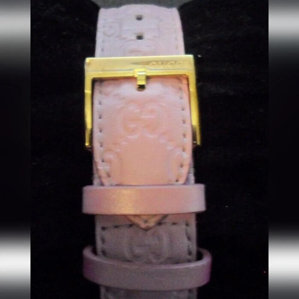 ITALIAN LUXURY PiNK QUILTED GUCCI WATCH ⌚️